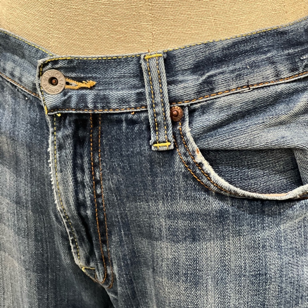 Mid-rise Vintage Style, Straight Leg Jeans - Picture 2 of 4